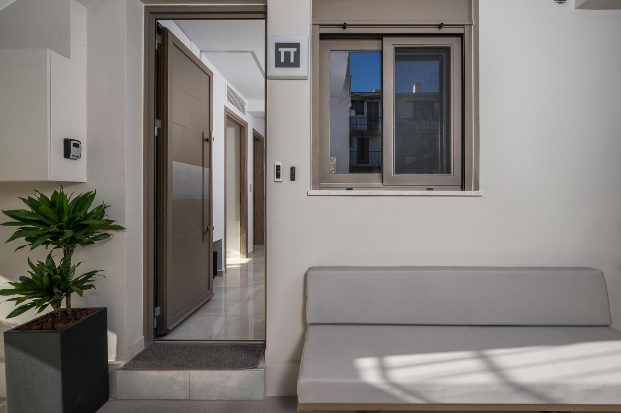 Π Suite Project: Smart Bnb Chania  Екстер'єр фото