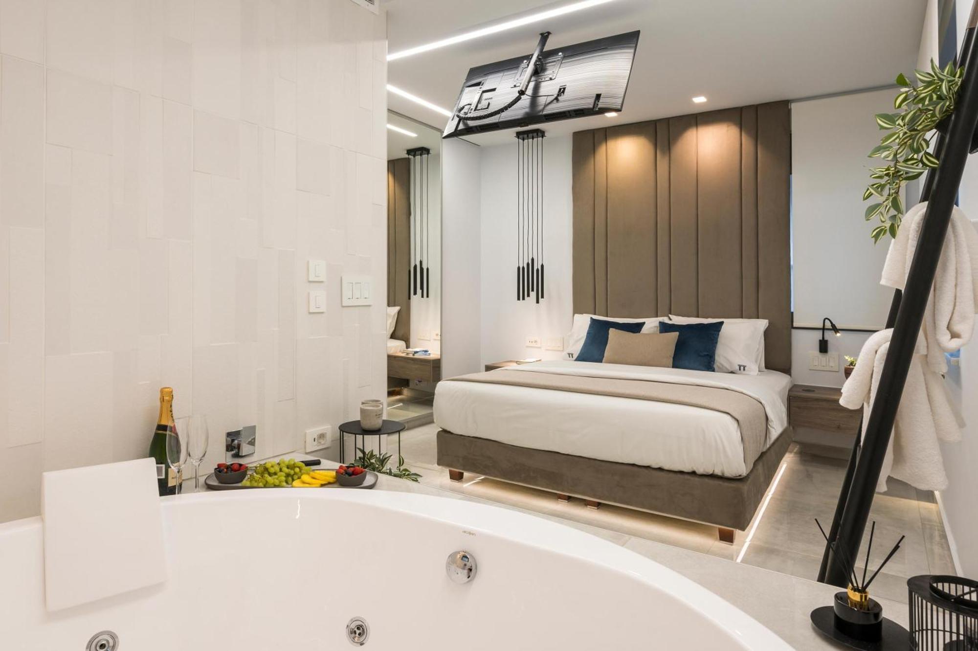Π Suite Project: Smart Bnb Chania  Екстер'єр фото