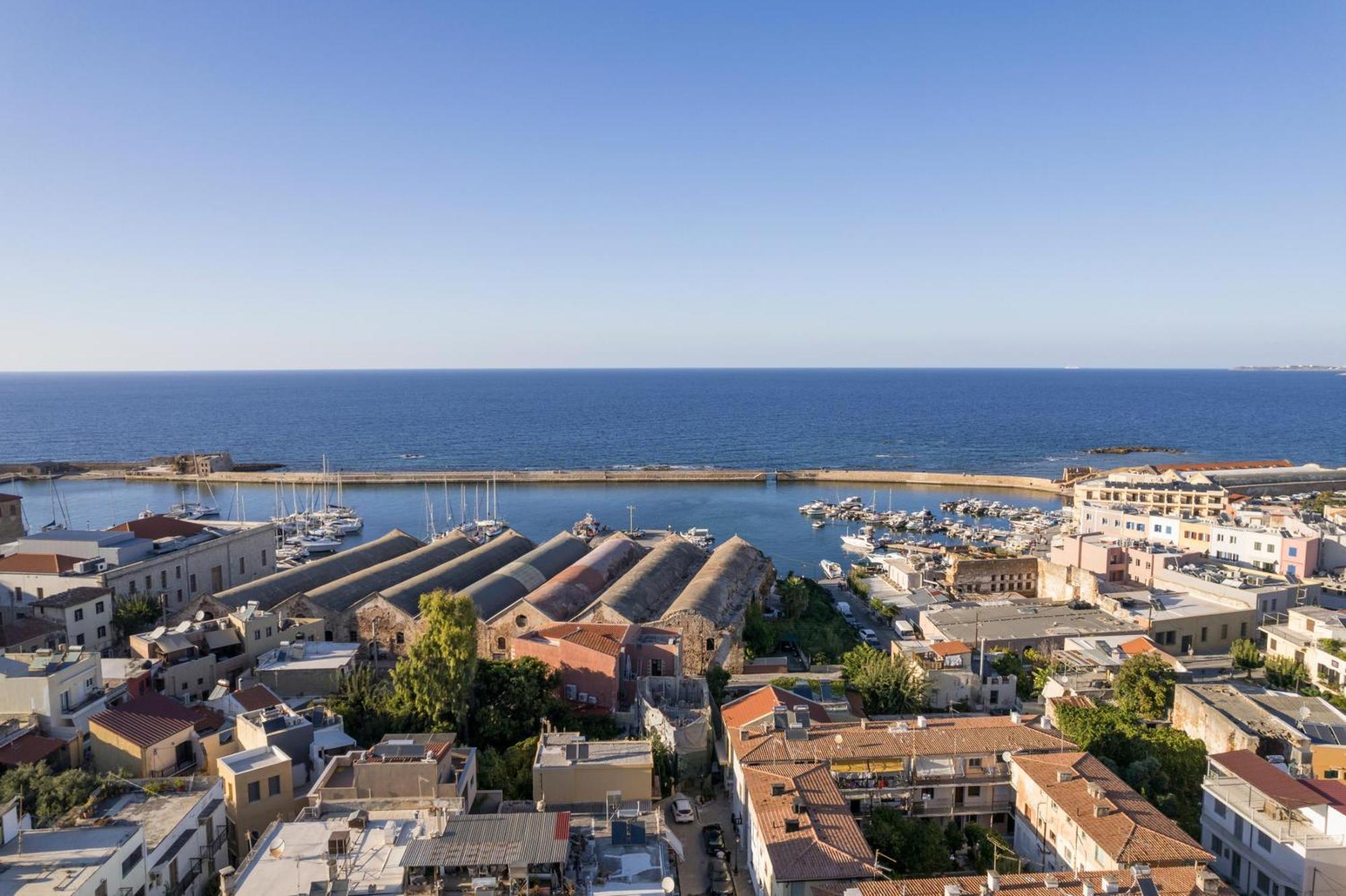 Π Suite Project: Smart Bnb Chania  Екстер'єр фото